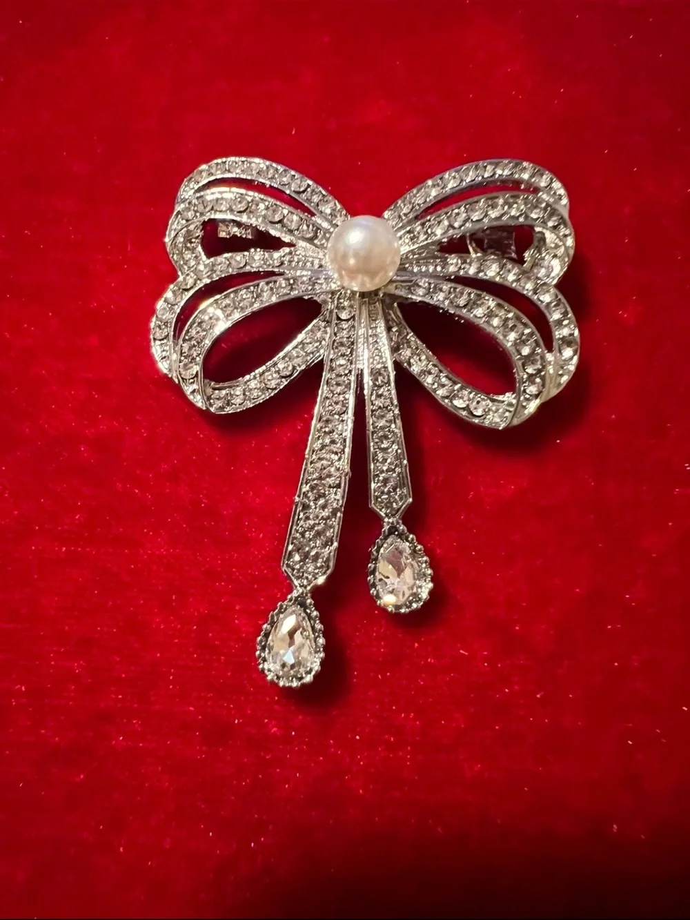 Vintage Rhinestone Bow Pearl Accent Brooch - Silver Tone
